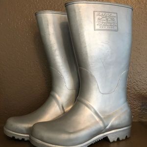 Silver rain boots youth 2 Ralph Lauren.